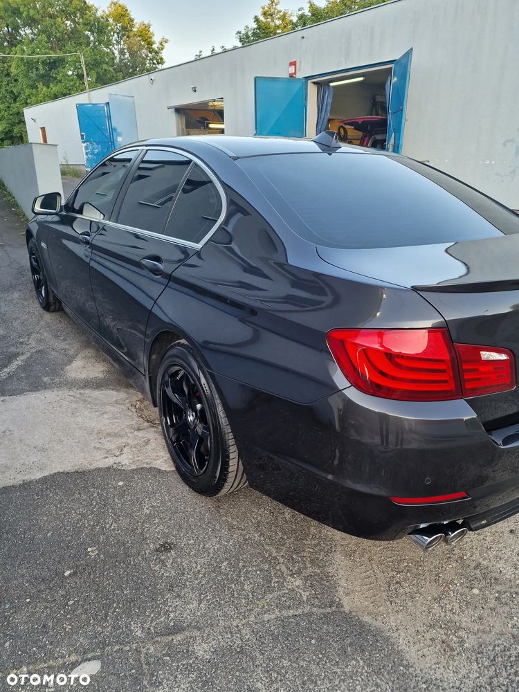 BMW Seria 5 525d - 8