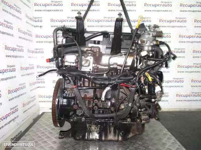 MOTOR COMPLETO KIA CARNIVAL II 2002 -J3 - 8