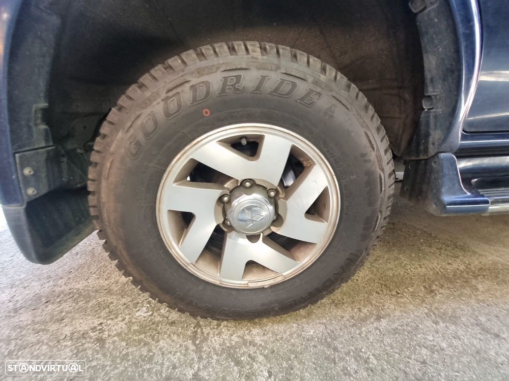 Mitsubishi Pajero Sport 2.5 TD GLS - 11