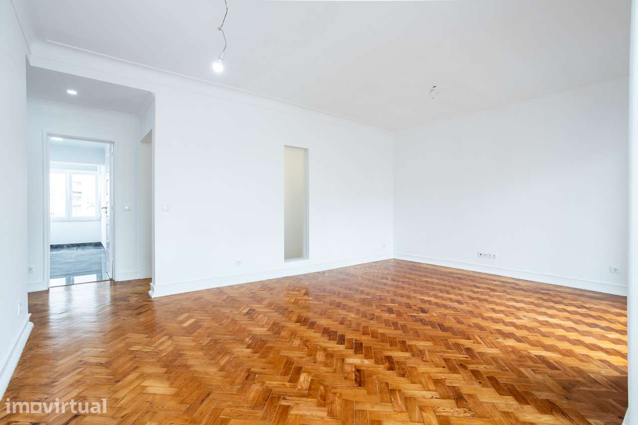 Apartamento T3 Remodelado junto à Av. de Roma - Grande imagem: 5/37