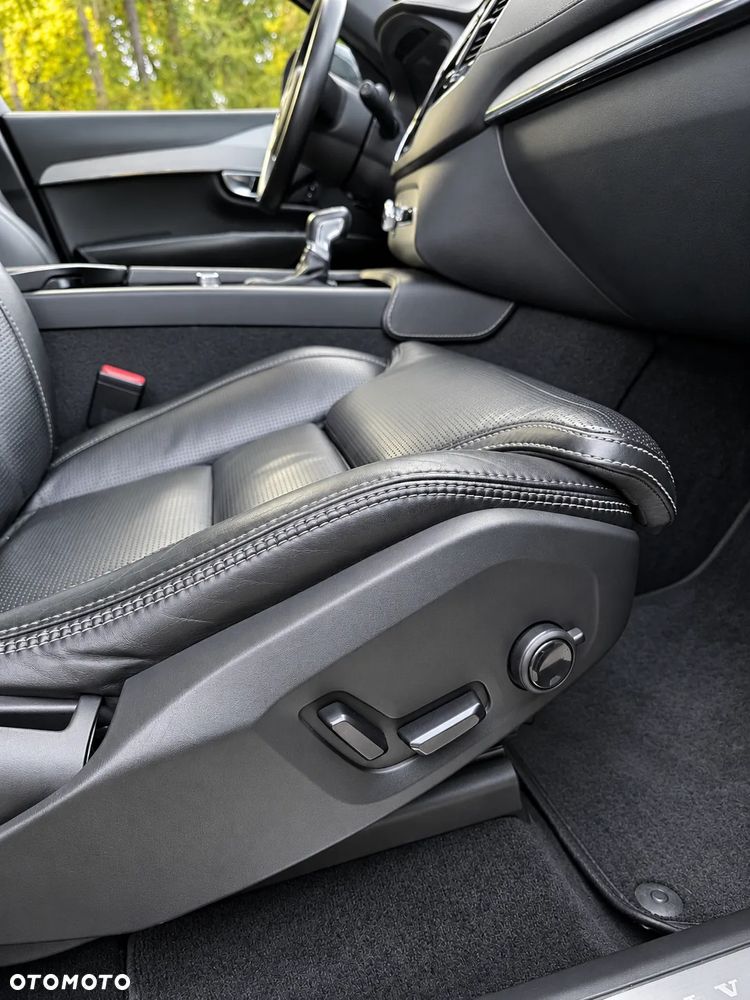 Volvo XC 90 - 26