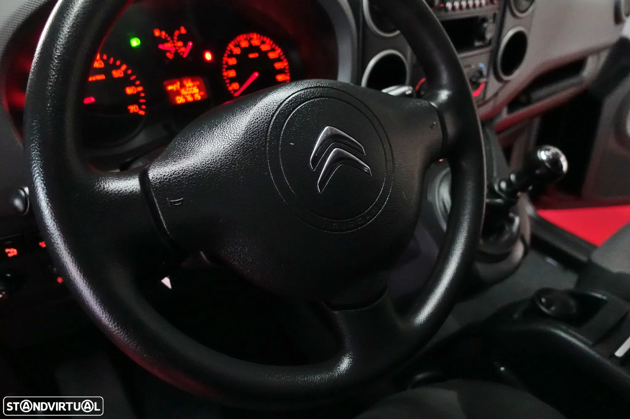 Peugeot BERLINGO IGUAL A NOVA - 27