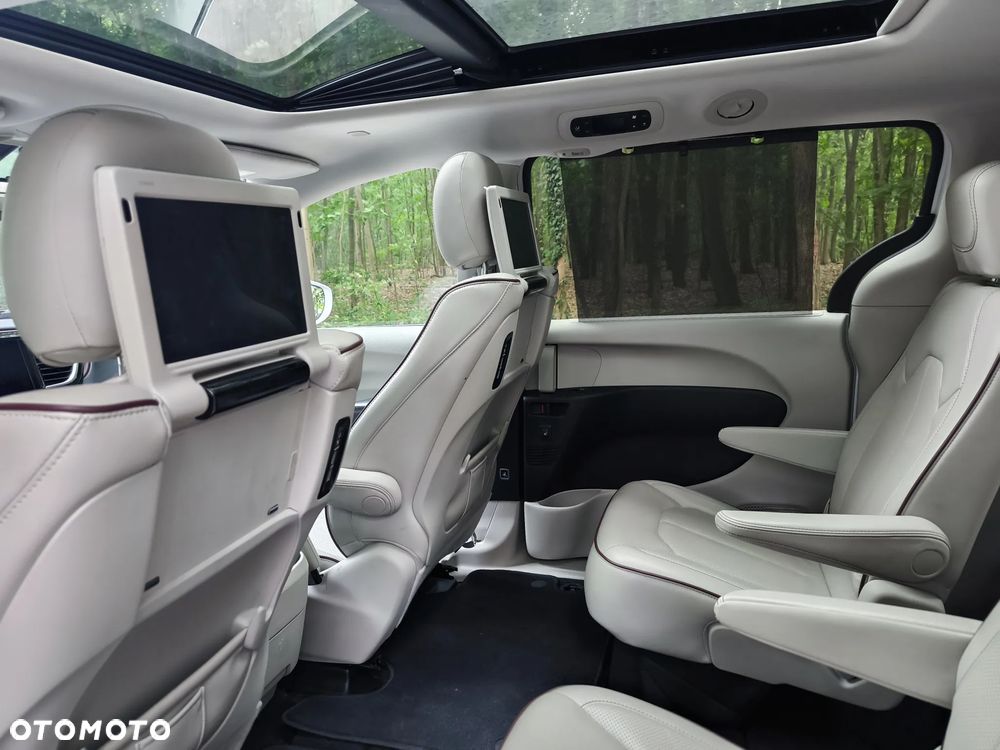 Chrysler Pacifica - 20