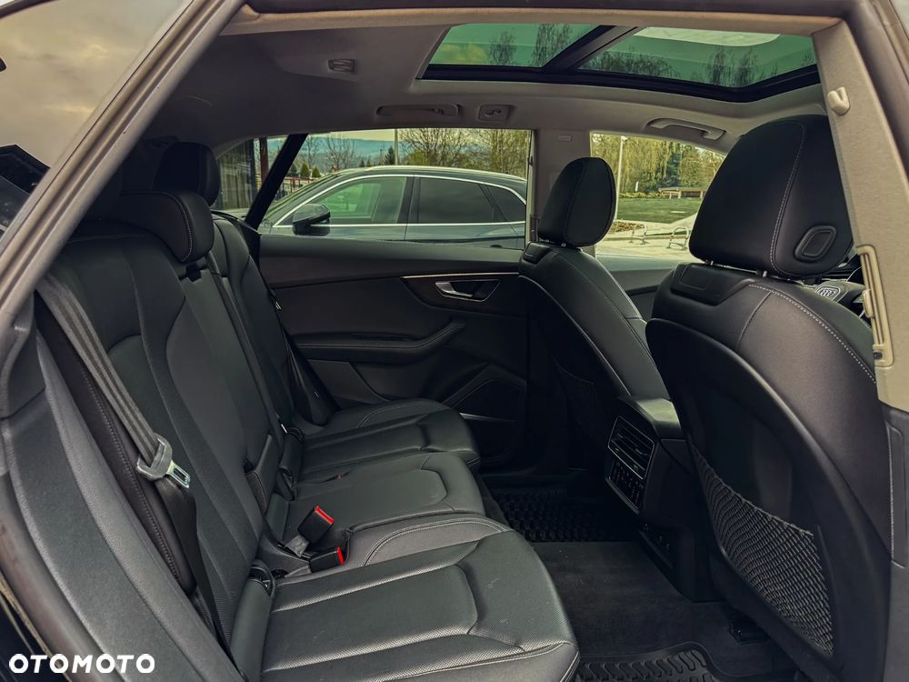 Audi Q8 55 TFSI quattro tiptronic - 16