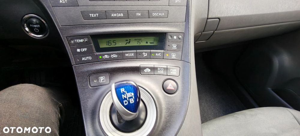 Toyota Prius (Hybrid) Executive - 21