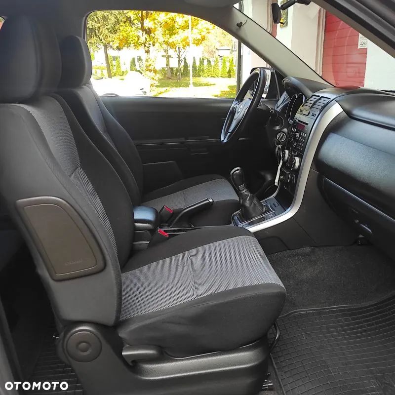 Suzuki Grand Vitara 1.6 Comfort - 12