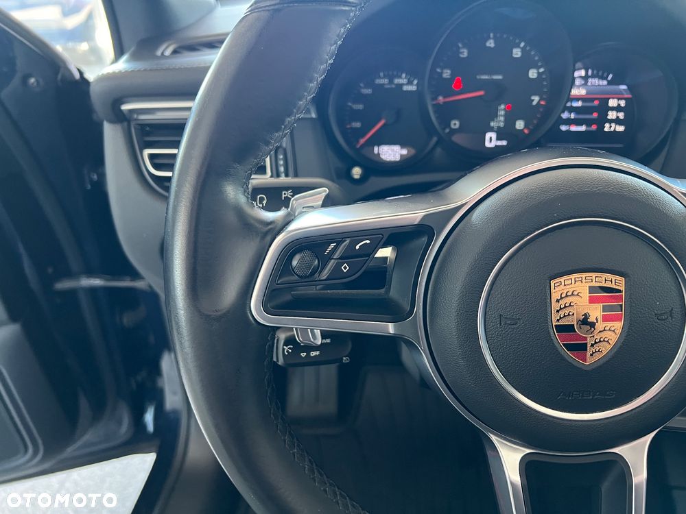 Porsche Macan - 24