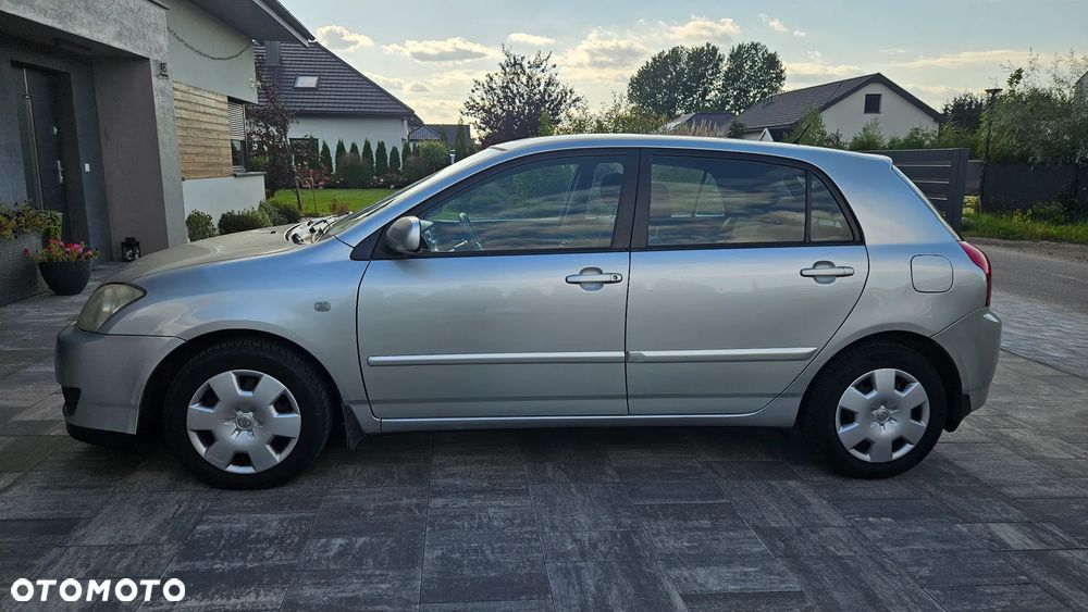 Toyota Corolla 1.4 D-4D - 5