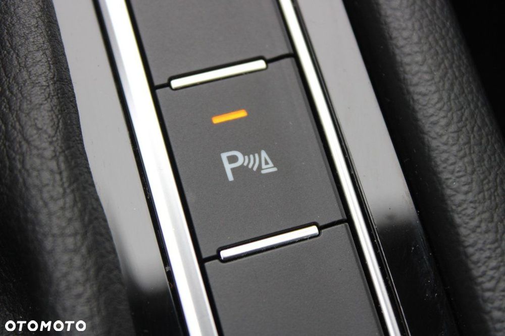 Volkswagen Passat - 37