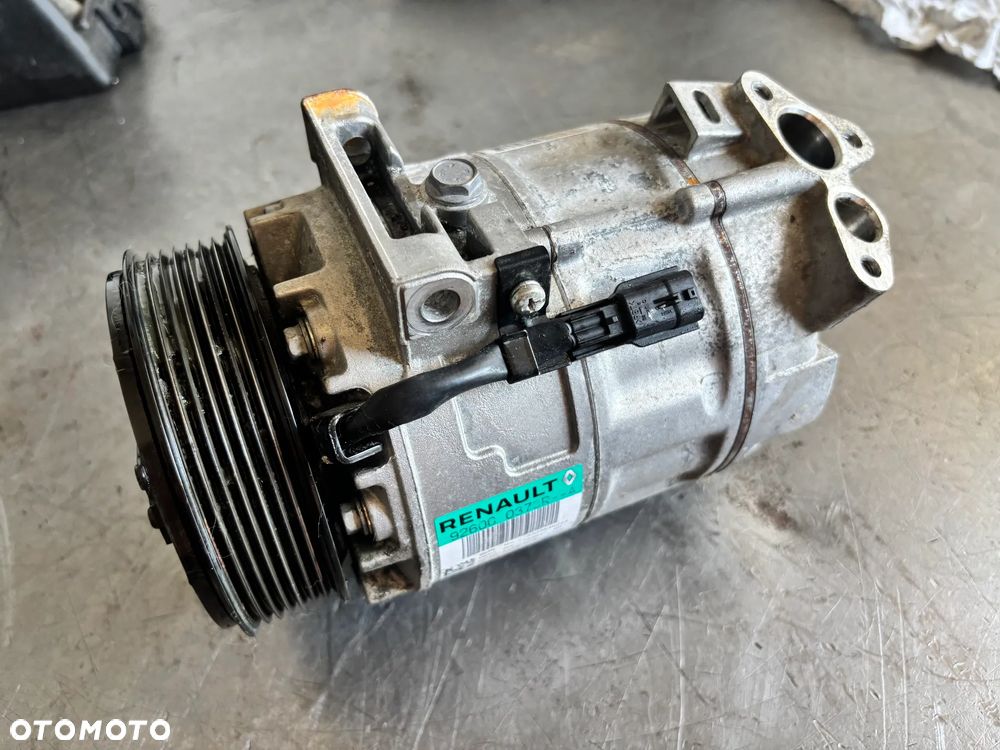 Sprężarka klimatyzacji Fiat Talento 2.0 EcoJet M9R 926000373R - 3