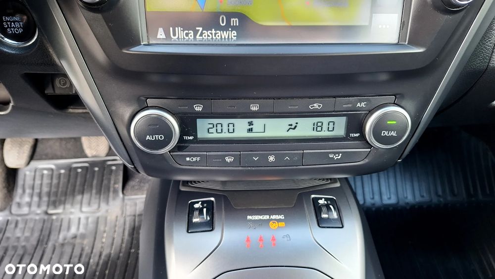 Toyota Avensis 2.0 D-4D Premium - 34