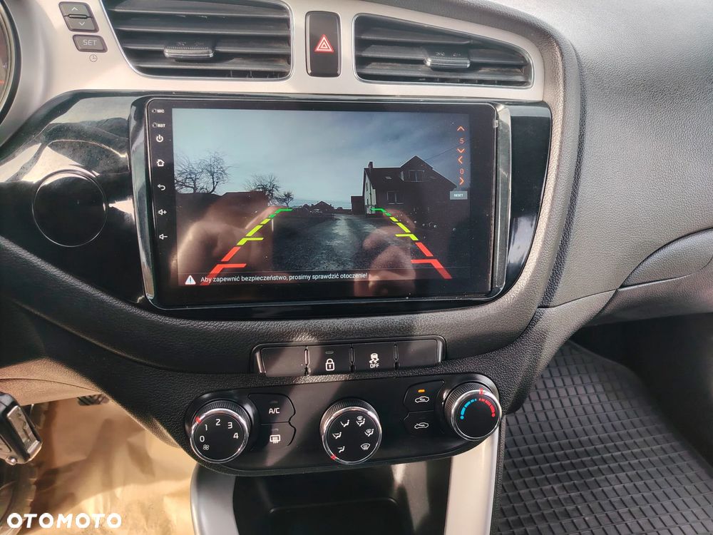 Kia Ceed 1.6 GDI Dream Team Edition - 16