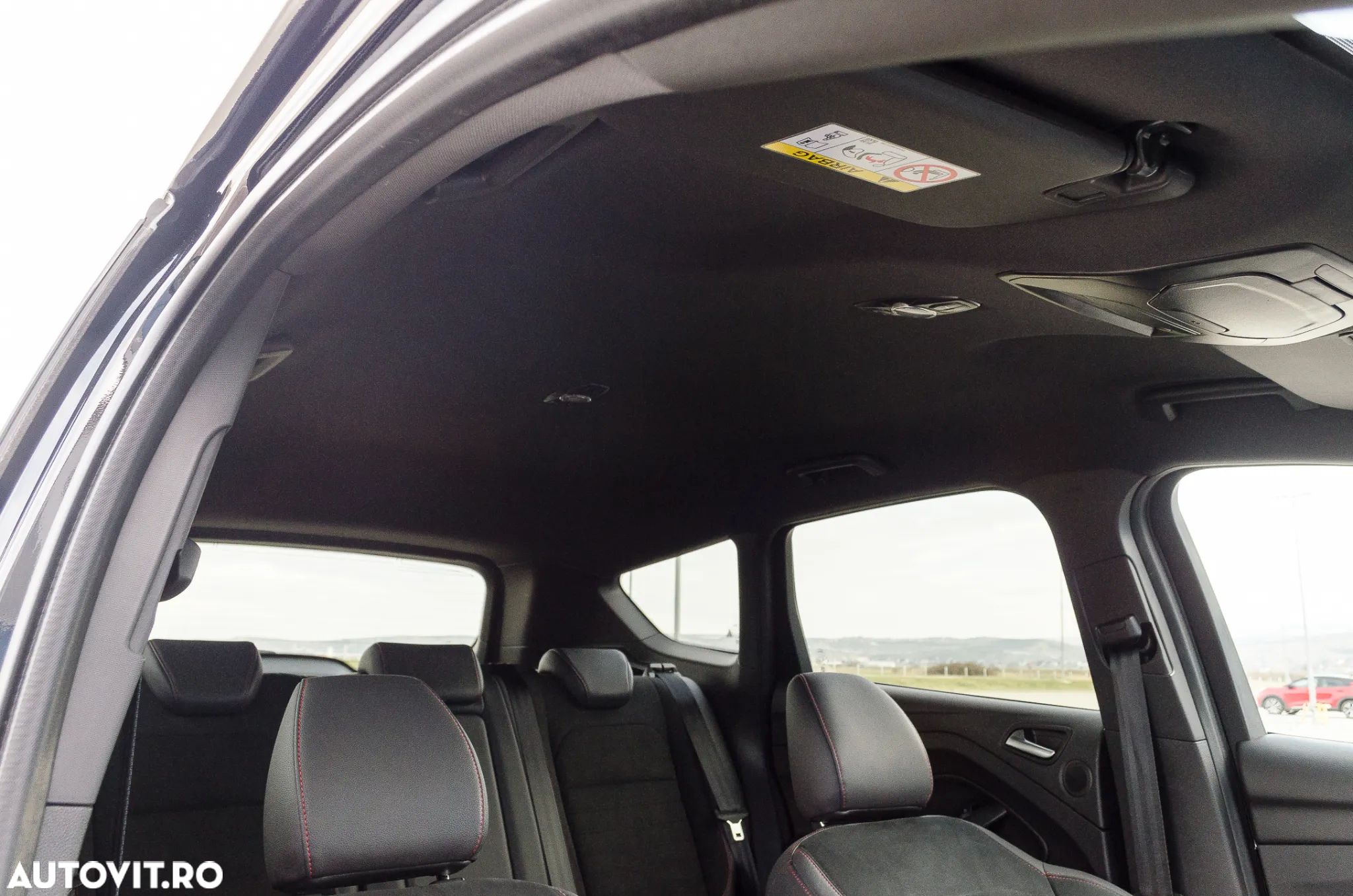 Ford Kuga 2.0 TDCi 4WD Powershift ST-Line - 12