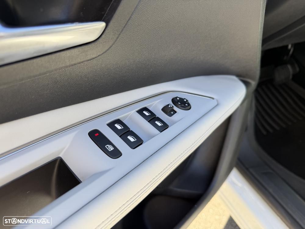 Peugeot 3008 1.6 BlueHDi GT Line EAT6 - 17