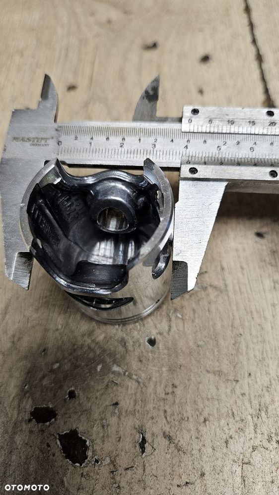 Tłok sworzeń pierścienie Aprilia Area 51  AP8206863 - 8