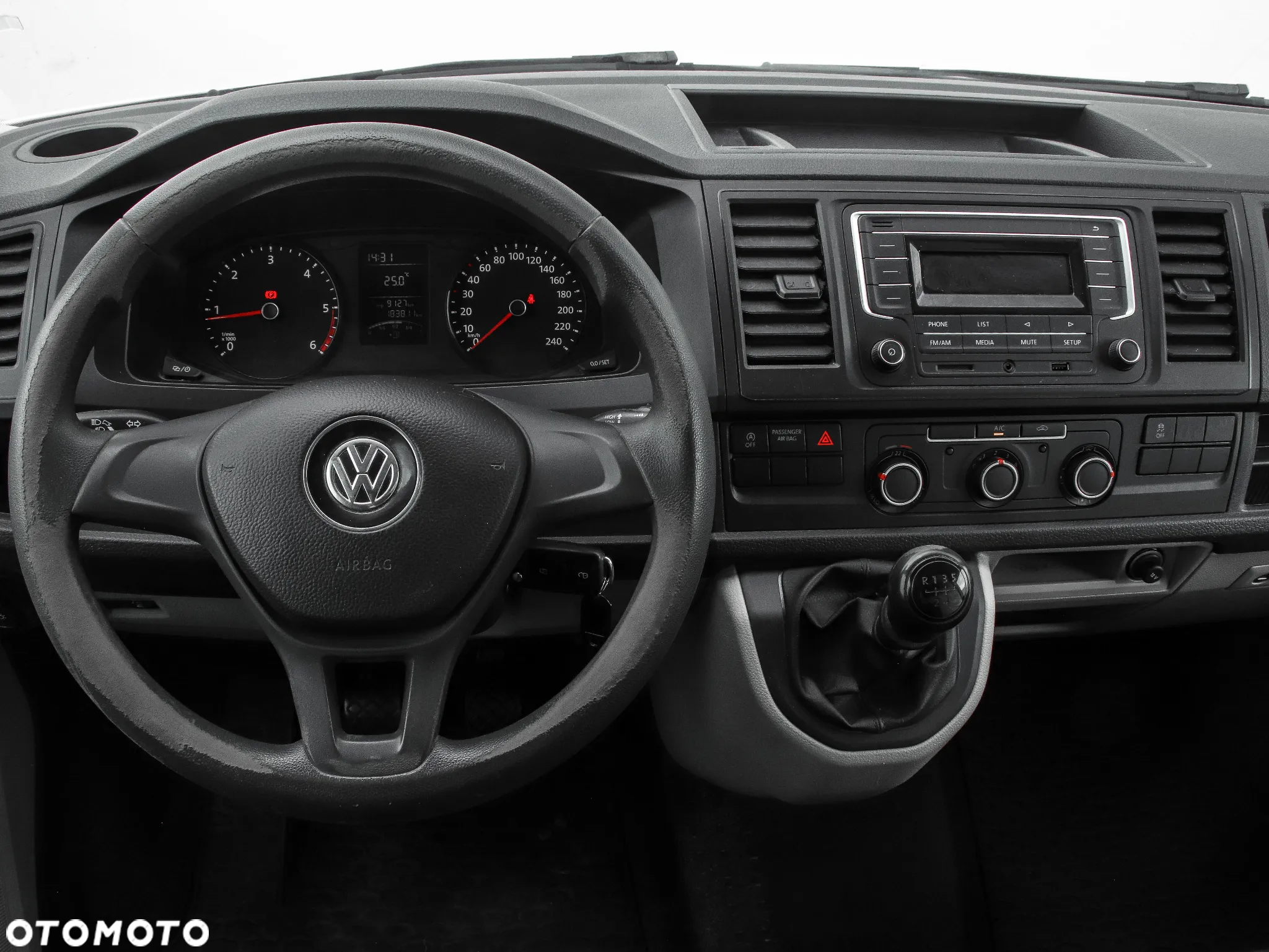 Volkswagen Transporter - 12