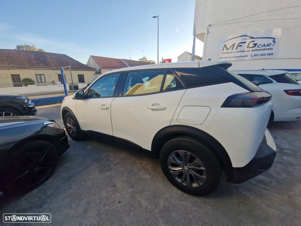 Peugeot 2008 1.2 PureTech Allure - 4