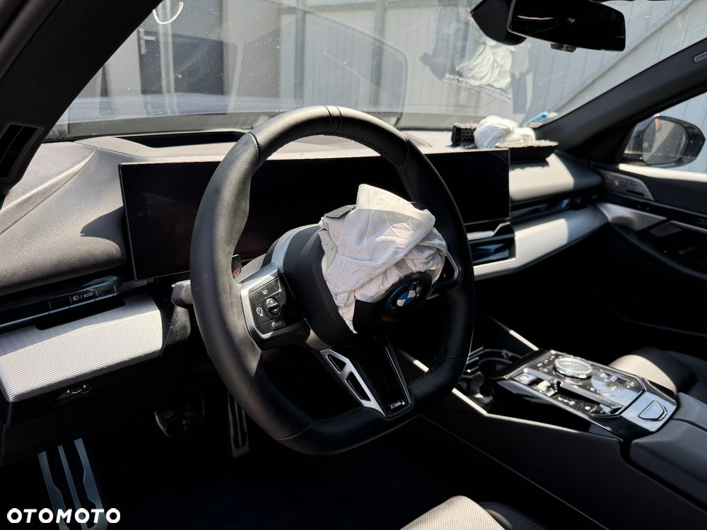 BMW i5 83.9kWh eDrive40 M Sport Edition - 9