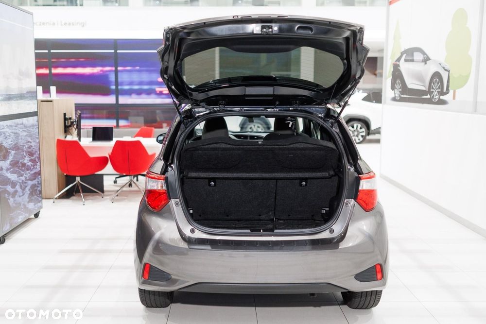 Toyota Yaris - 10
