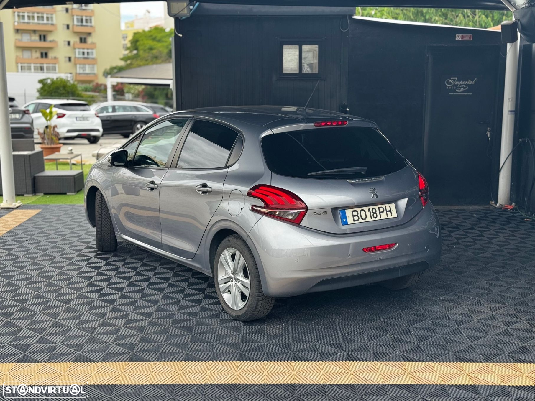 Peugeot 208 PureTech 82 Stop & Start Signature - 4