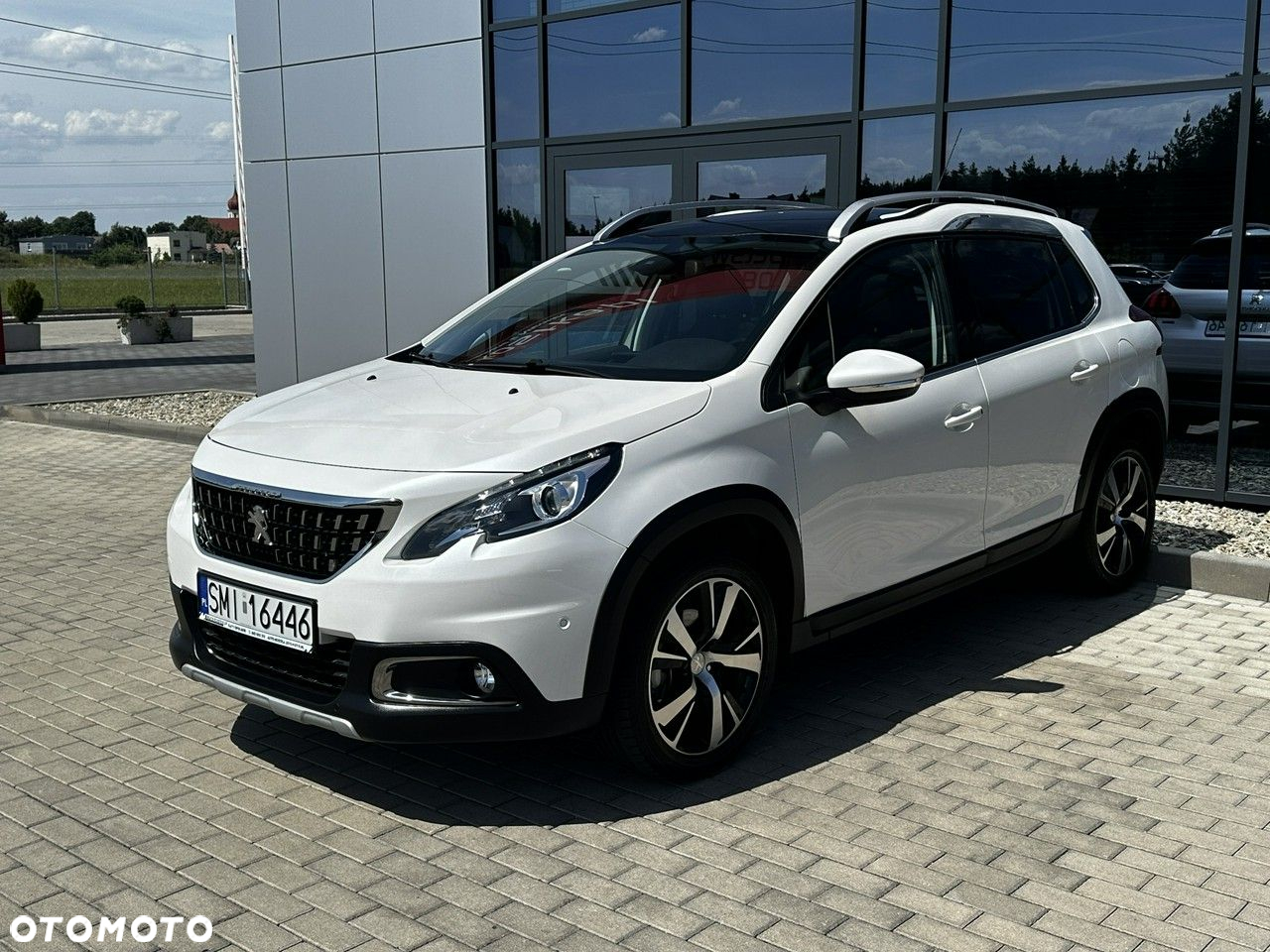 Peugeot 2008 1.2 Pure Tech Allure S&S - 4
