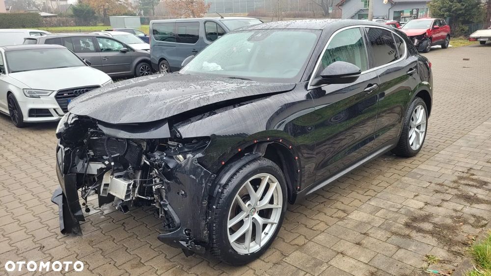 Alfa Romeo Stelvio 2.0 Turbo 16V AT8-Q4 Executive - 4