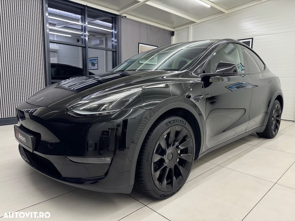 Tesla Model Y Long Range Dual Motor AWD - 2