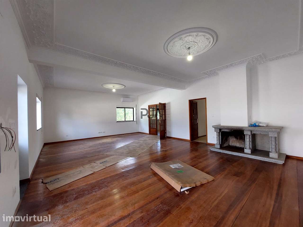 Moradia com 2 Apartamentos T4 e Armazém em Oliveira, Mangualde - Grande imagem: 2/24