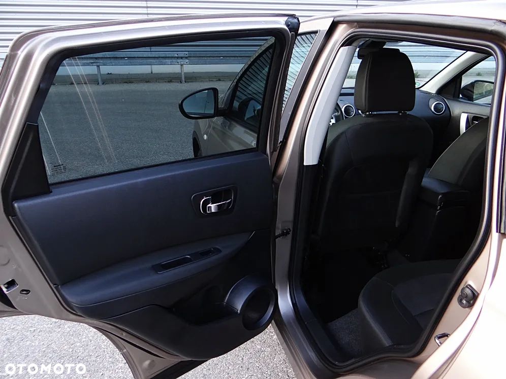 Nissan Qashqai 1.6 visia - 36