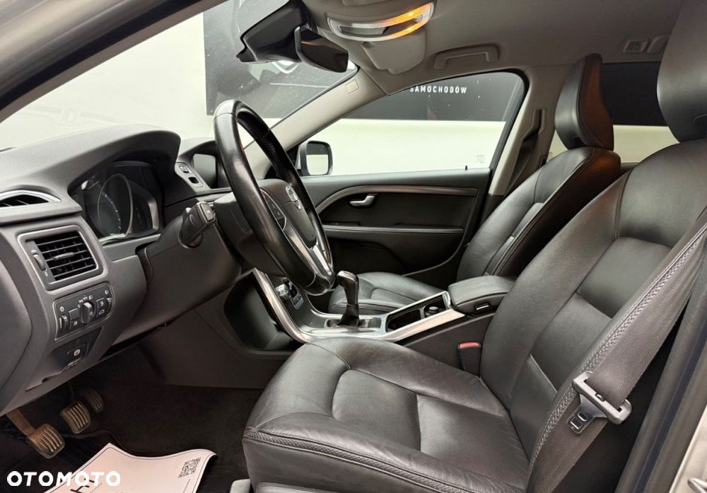 Volvo XC 70 - 24