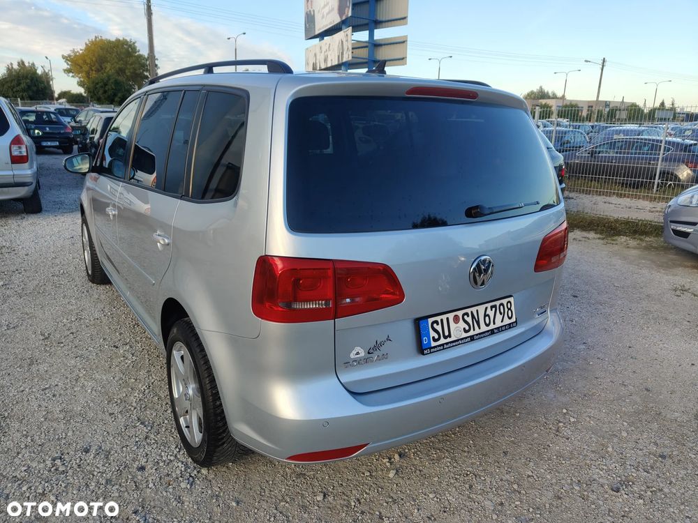 Volkswagen Touran 2015 photo 4