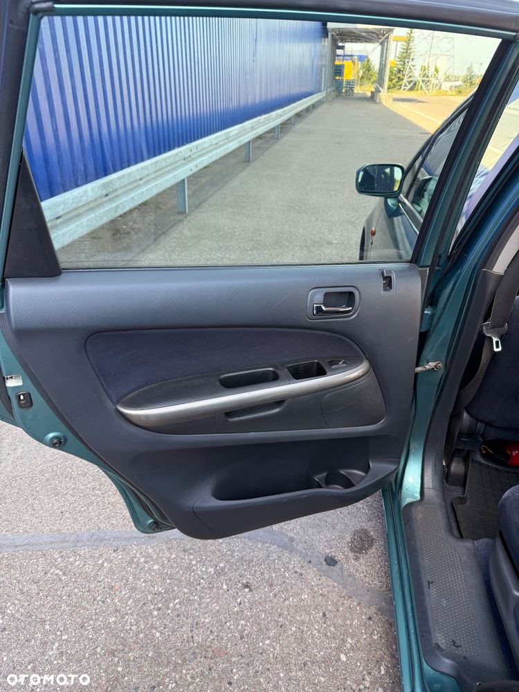Honda Stream - 32