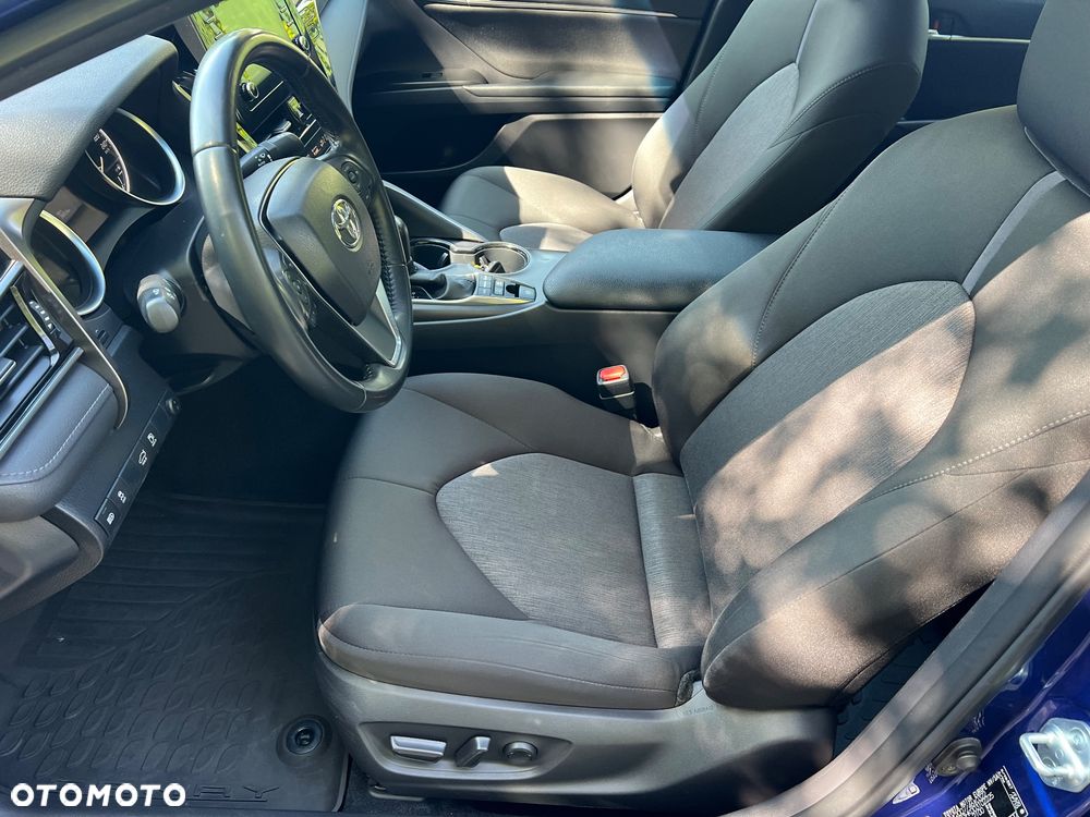 Toyota Camry 2.5 Hybrid Comfort CVT - 22