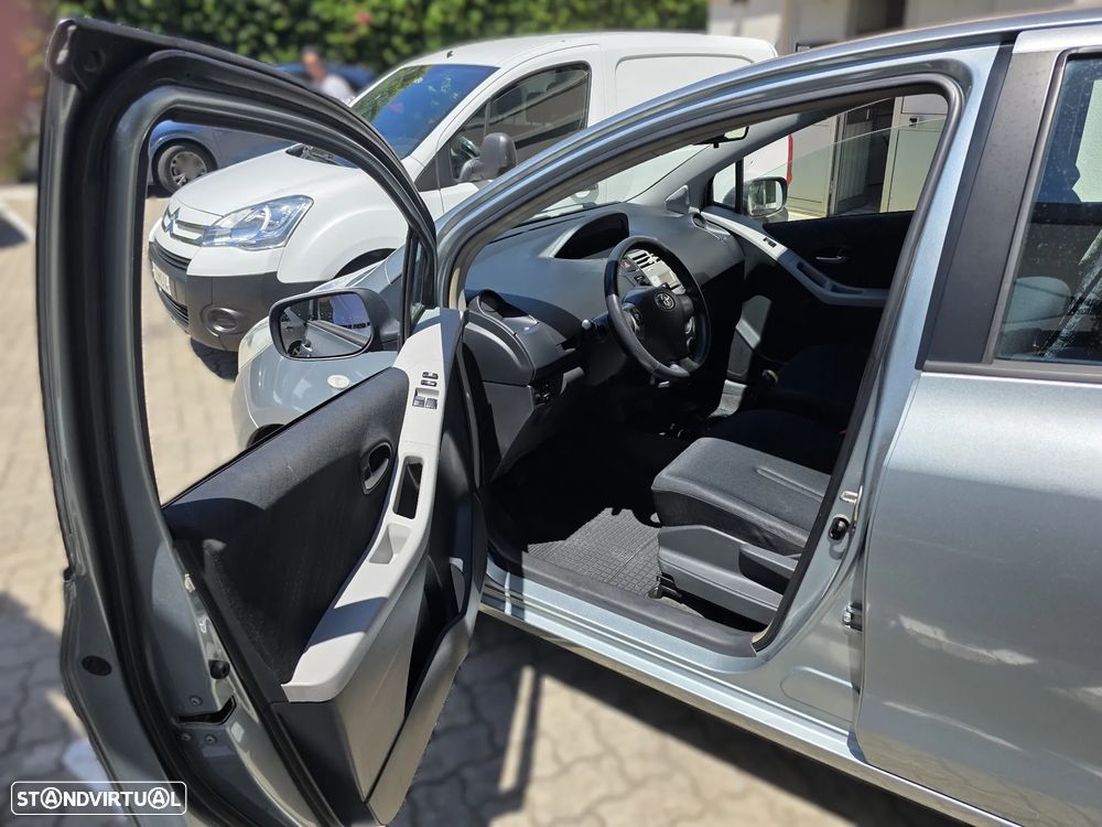 Toyota Yaris 1.0 VVT-i AC - 3