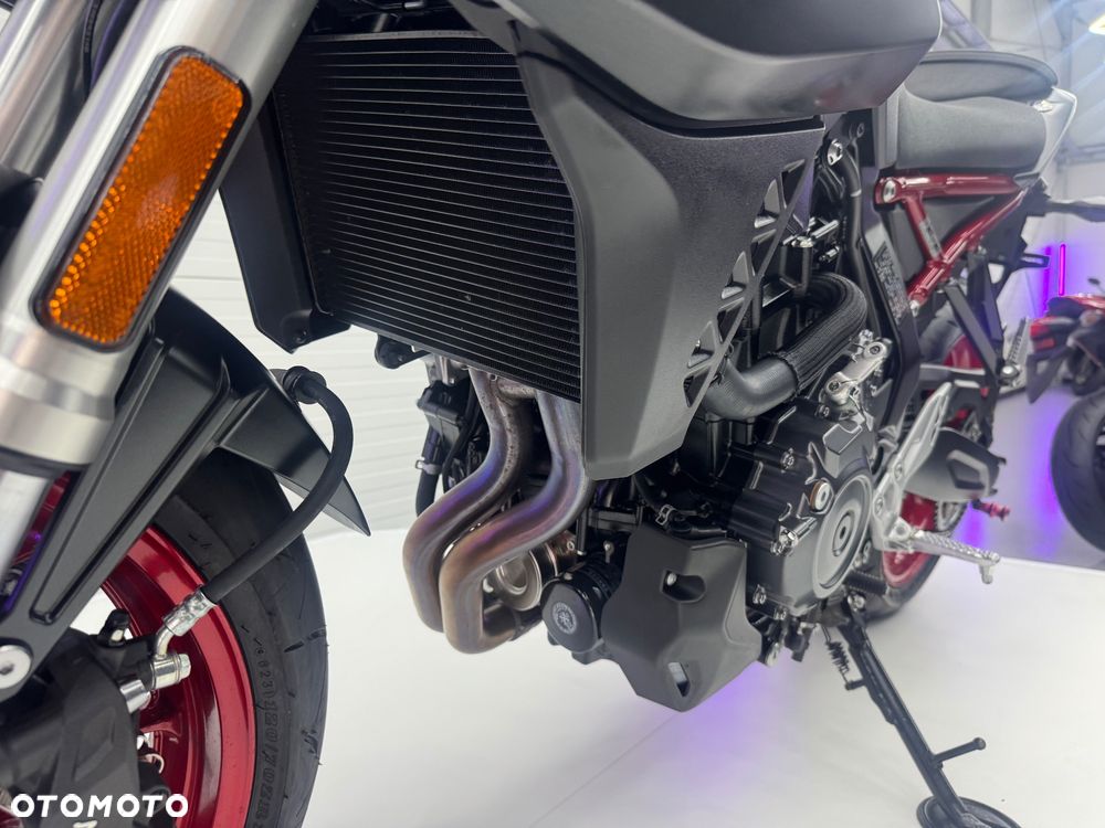 Suzuki GSX - 32