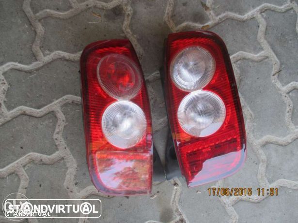 Farol traseiro lado passageiro nissan micra K12 - 1