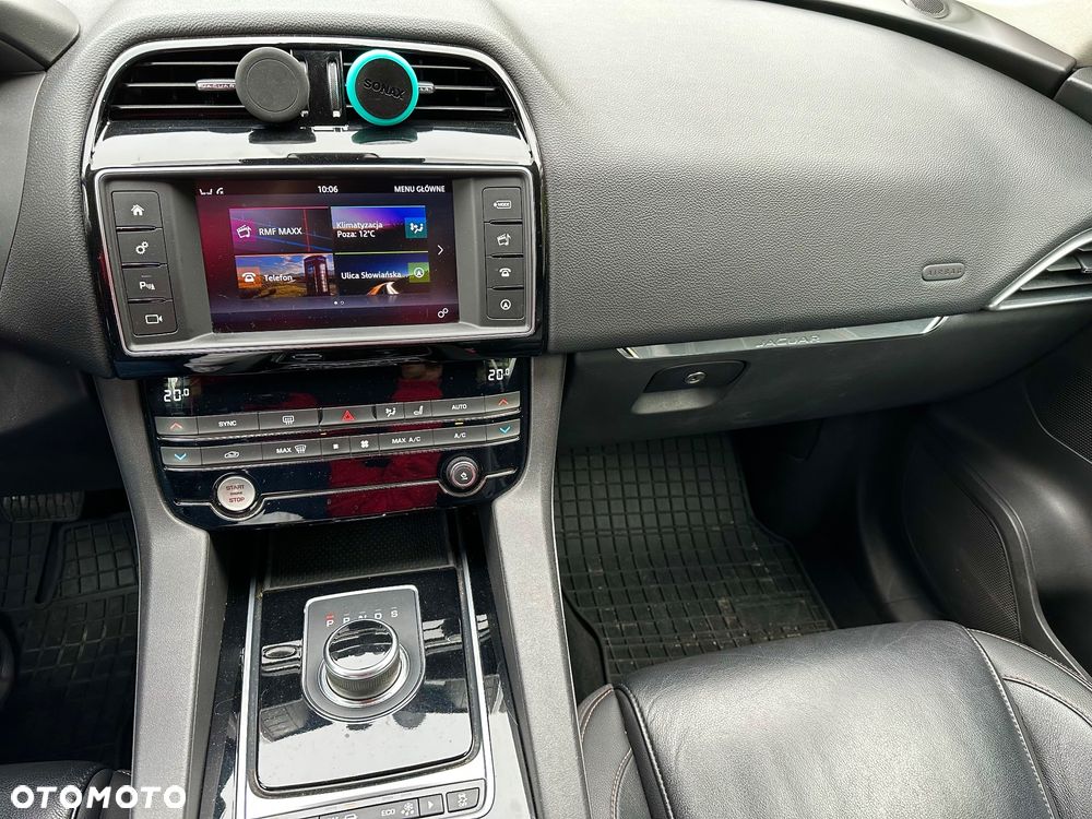 Jaguar F-Pace 2.0 i4D AWD Prestige - 36