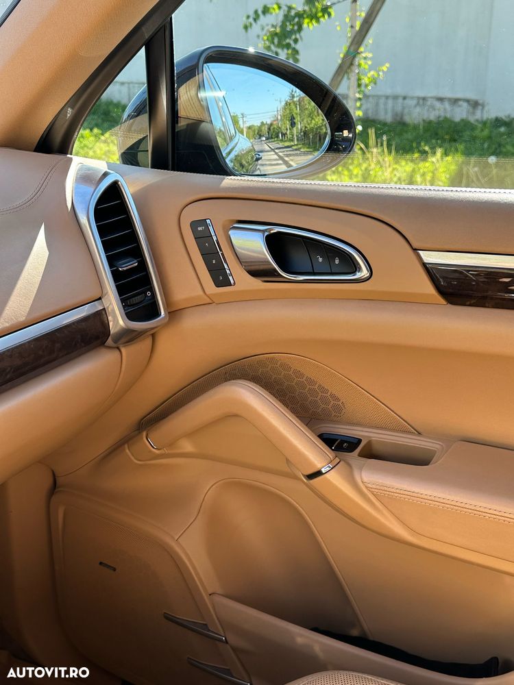 Porsche Cayenne 3.0 L - 14
