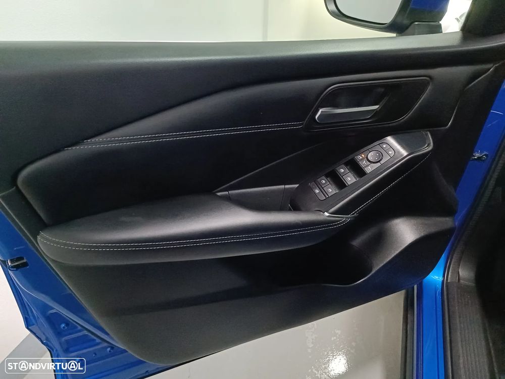 Nissan Qashqai 1.3 DIG-T N-Connecta LED+SKY Xtronic - 16