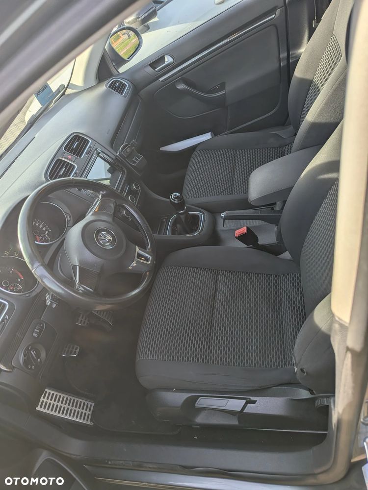 Volkswagen Golf 1.6 TDI DPF Comfortline - 24