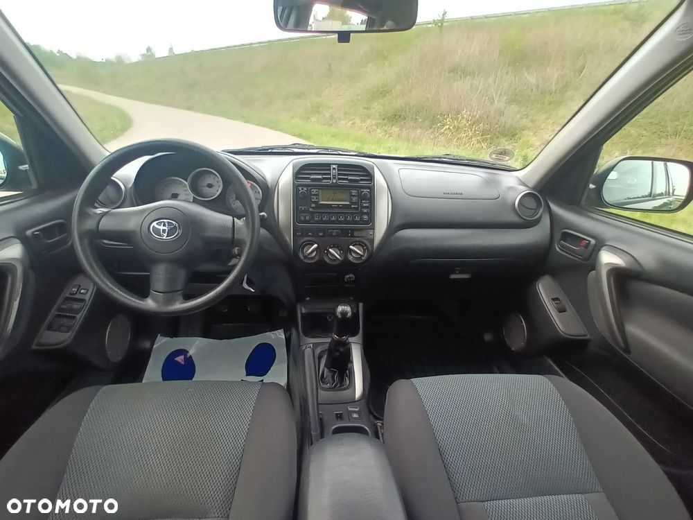 Toyota RAV4 1.8 VVT-i Terra 2WD - 30