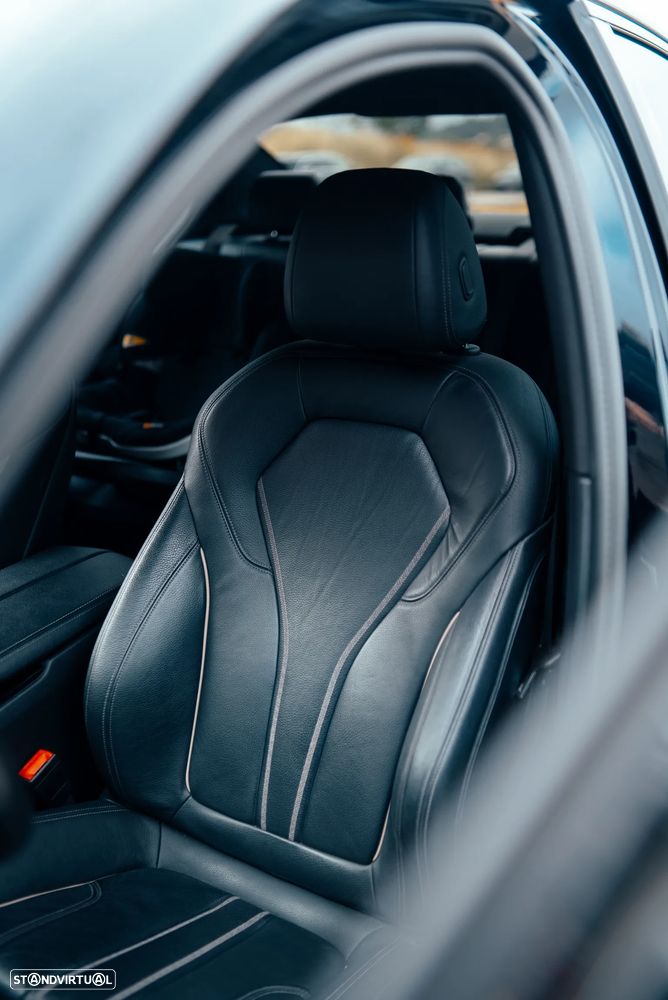 BMW 530 e Pack Desportivo M - 26