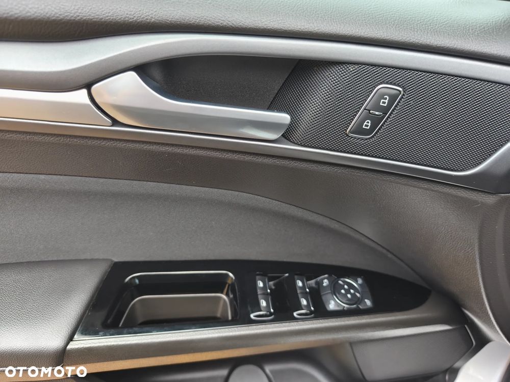 Ford Mondeo - 25