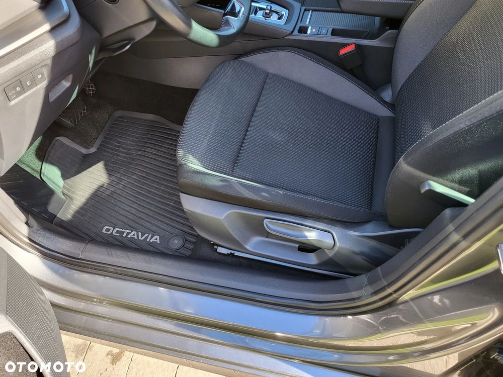 Skoda Octavia 2.0 TDI Ambition DSG - 29