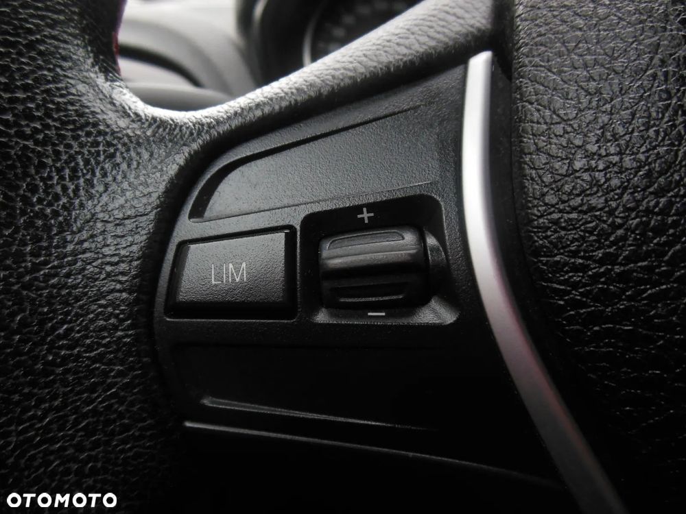 BMW Seria 1 118i Sport Line - 23