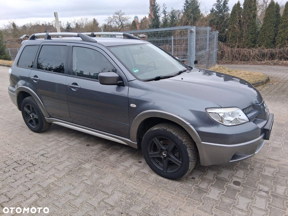 Mitsubishi Outlander 2.4 4WD Intense - 3