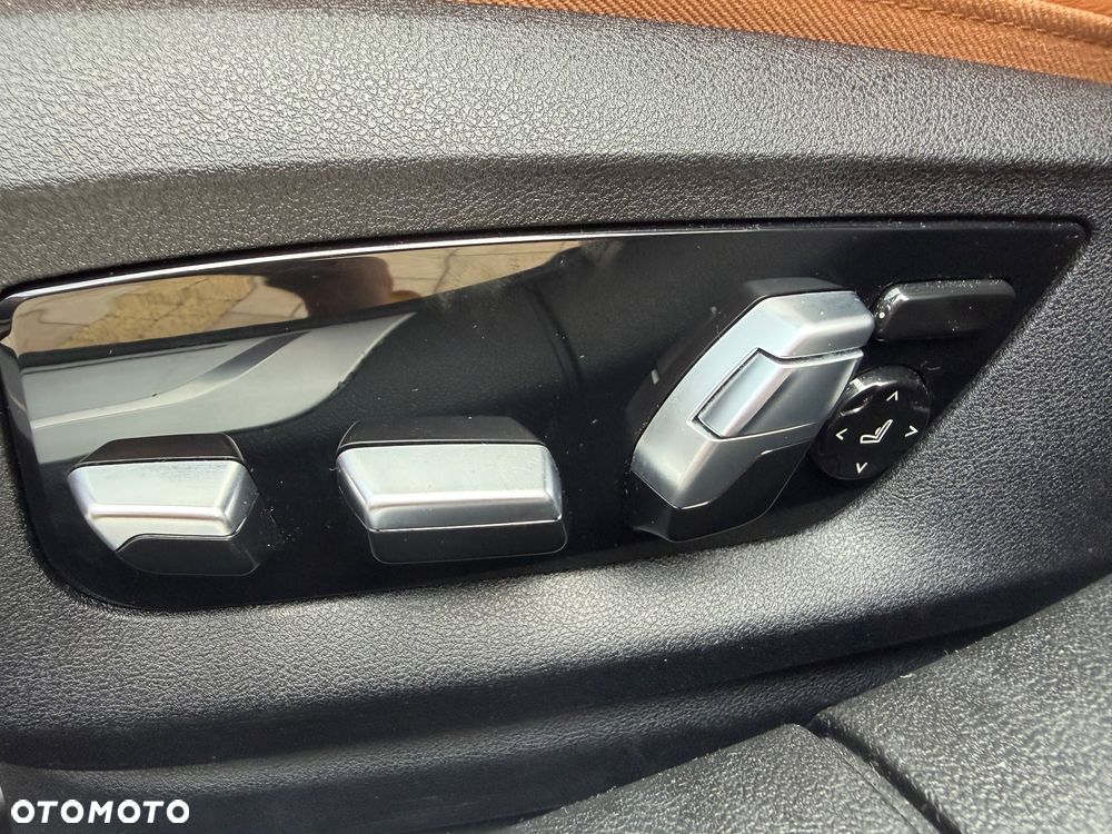BMW Seria 7 740Li - 24