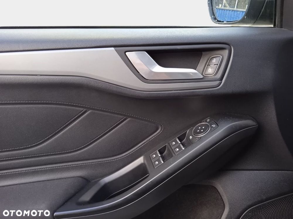 Ford Focus 1.0 EcoBoost Trend - 25
