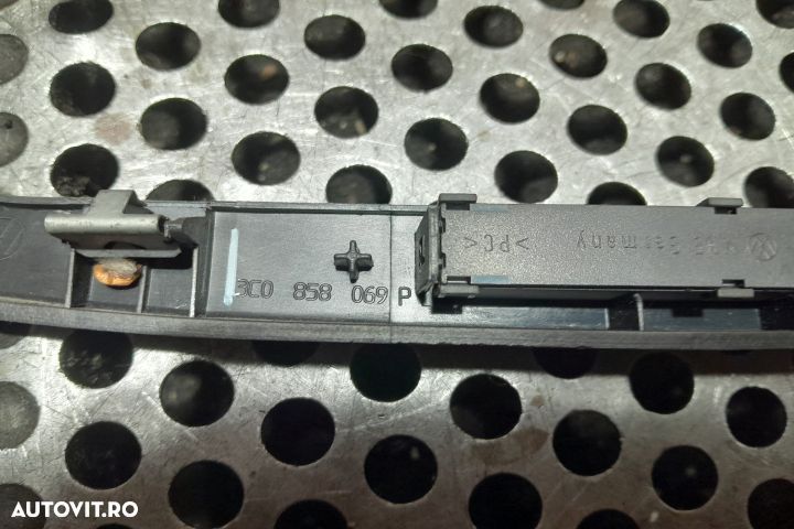 ORNAMENTE BORD 3C1-858-335 / 3C0863100 / 3V0858069P 3C1-858-335 / 3C0 - 4