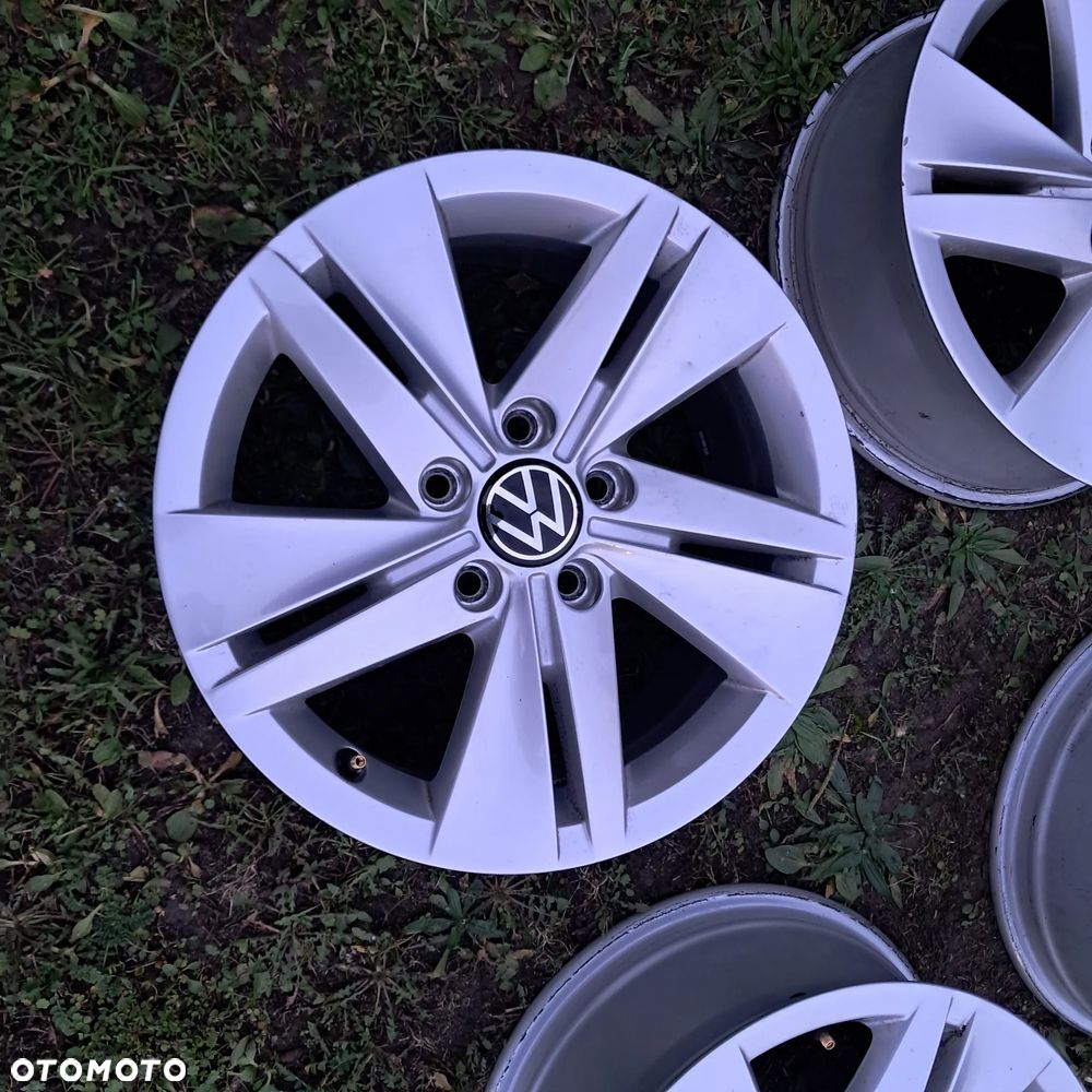Felgi aluminiowe komplet Golf 8 VIII 5h0 601 025  7j×16" - 2